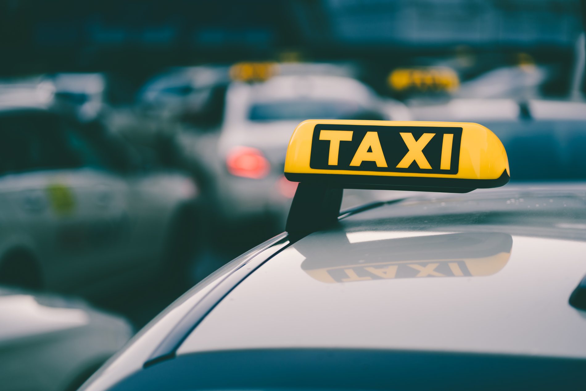 Таксисты отказываются возить костромичей на окраины города