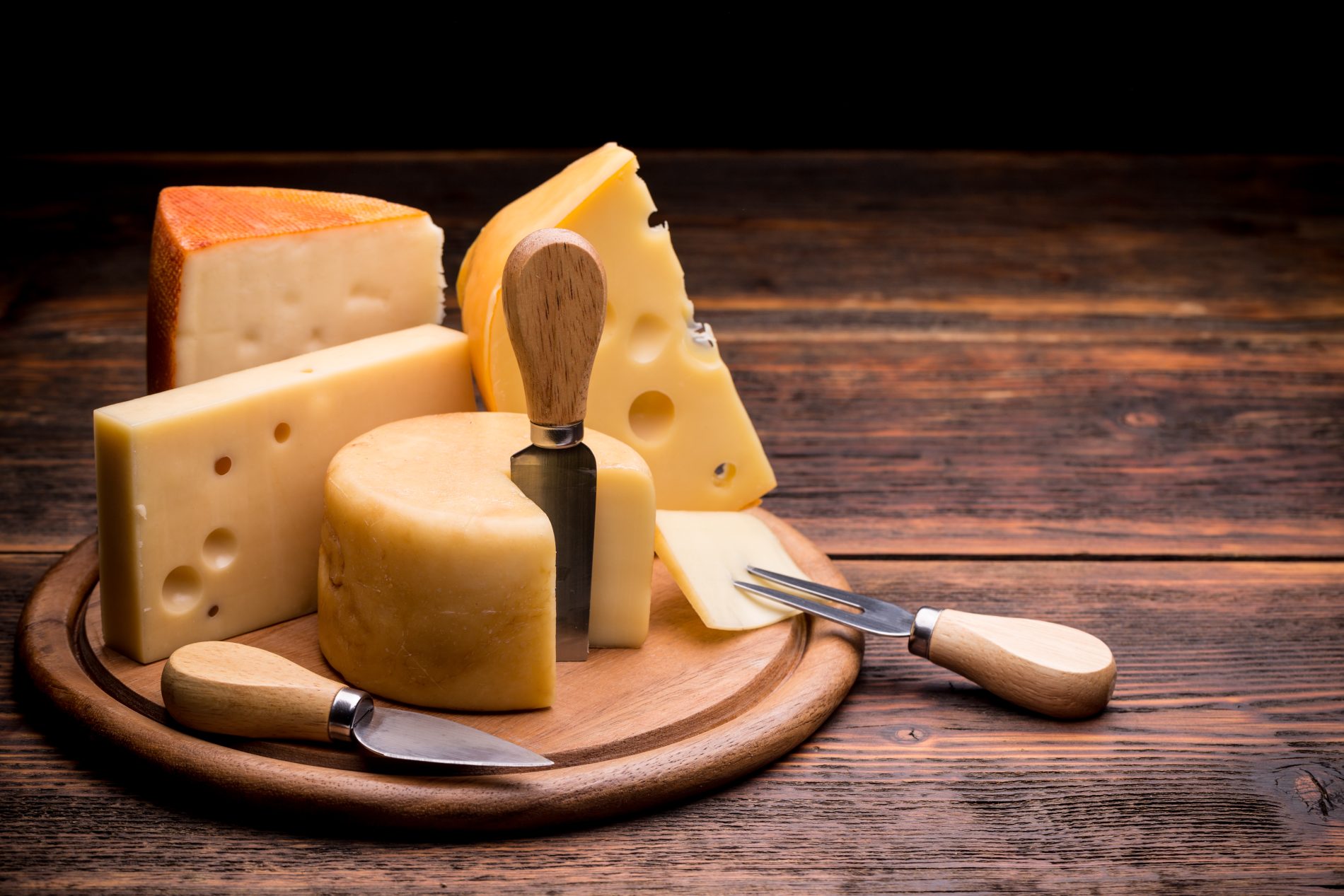 Костромичам посоветовали наедаться сыром впрок