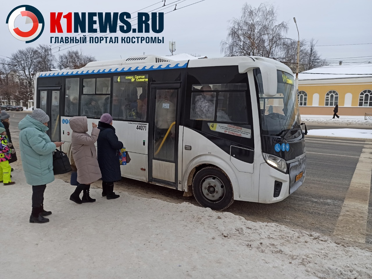 Жители костромского райцентра пожаловались на нехватку автобусов