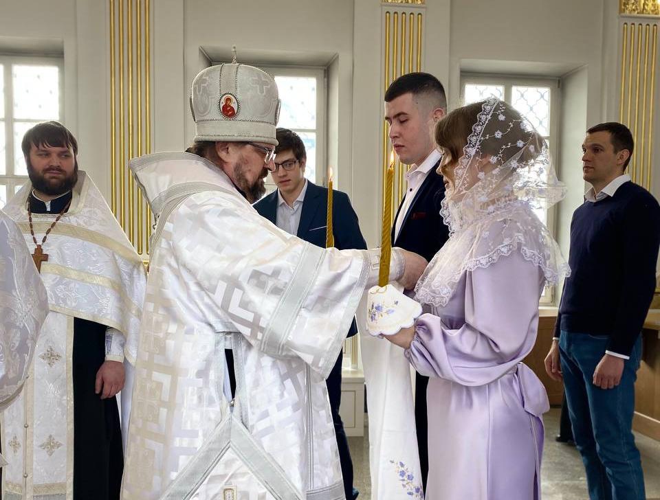 Первое за 102 года венчание состоялось в Костромском кремле