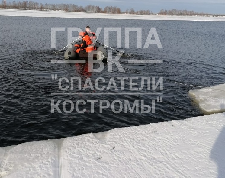 В Костромском районе рыбака унесло на льдине