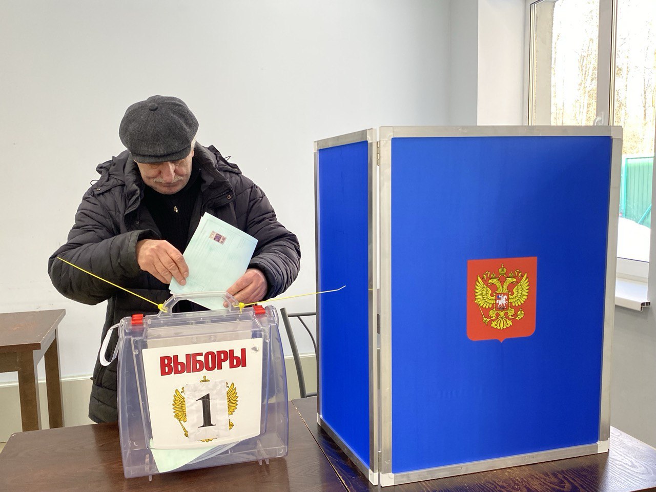 Вынужденные переселенцы с Донбасса проголосовали на выборах Президента России