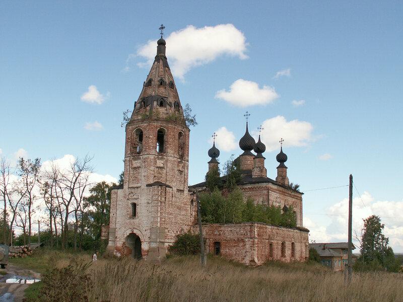 Древнюю каменную церковь под Костромой восстановят по суду