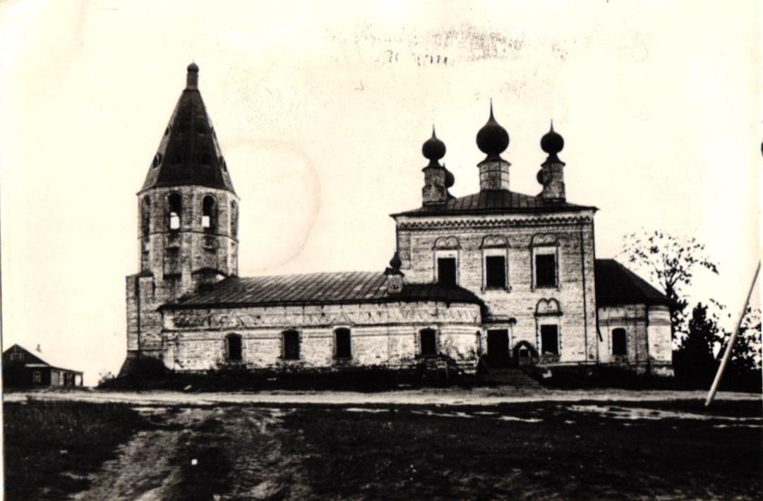Древнюю каменную церковь под Костромой восстановят по суду