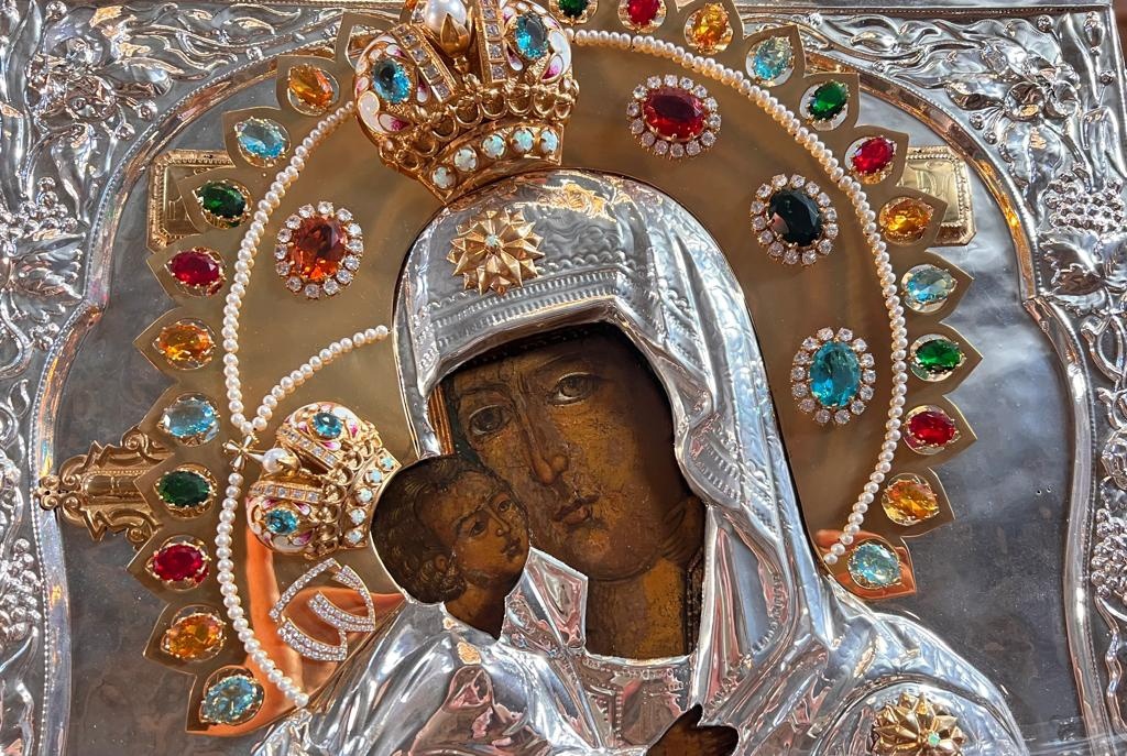 У Феодоровской иконы  из Яковлевского храма появилась драгоценная риза