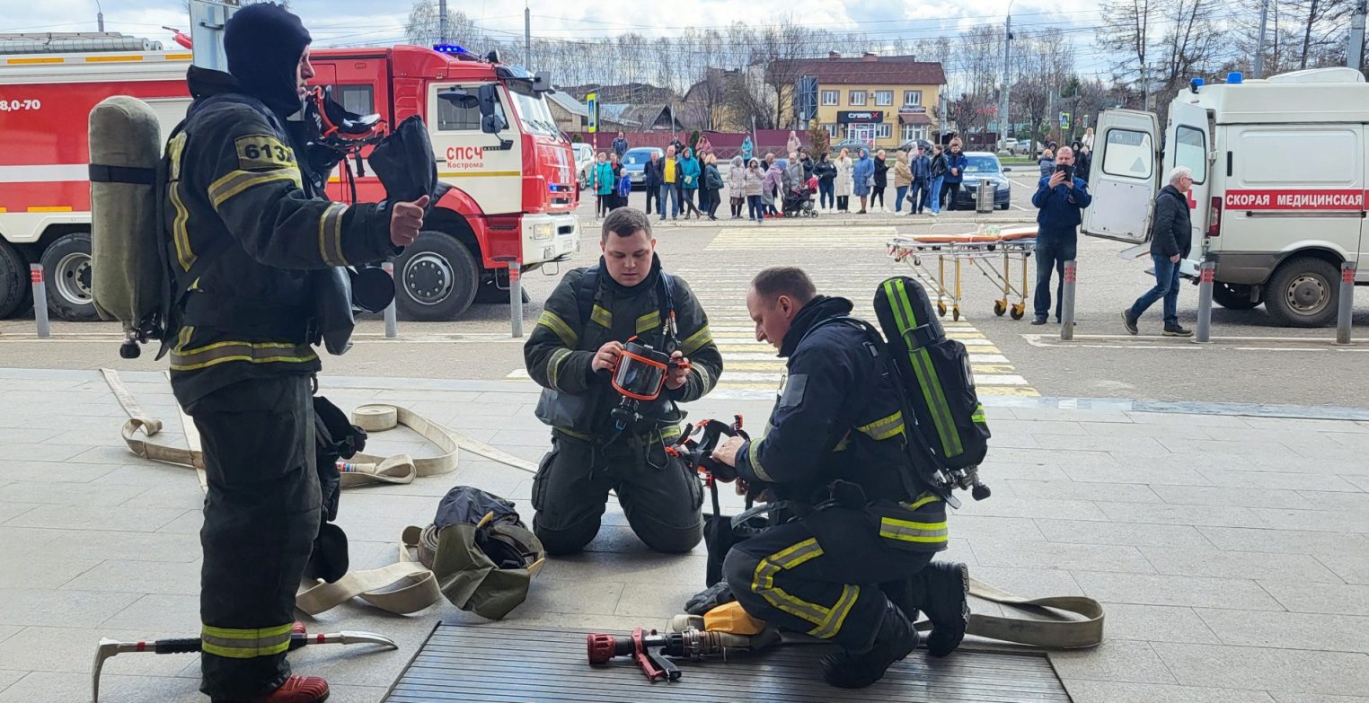 В торговом центре Костромы отработали пожар и взрыв