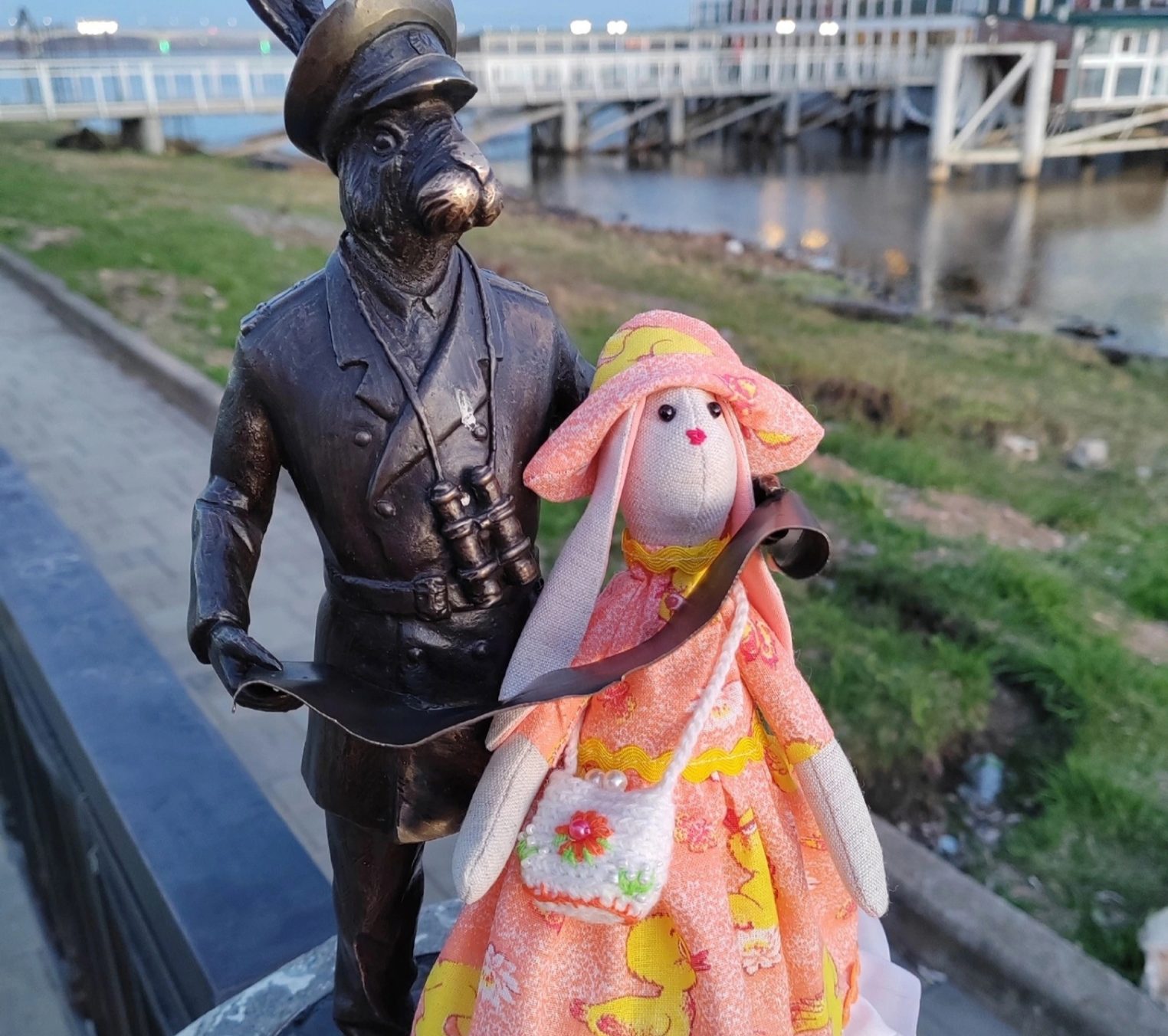 Костромской заяц-моряк обзавелся подружкой