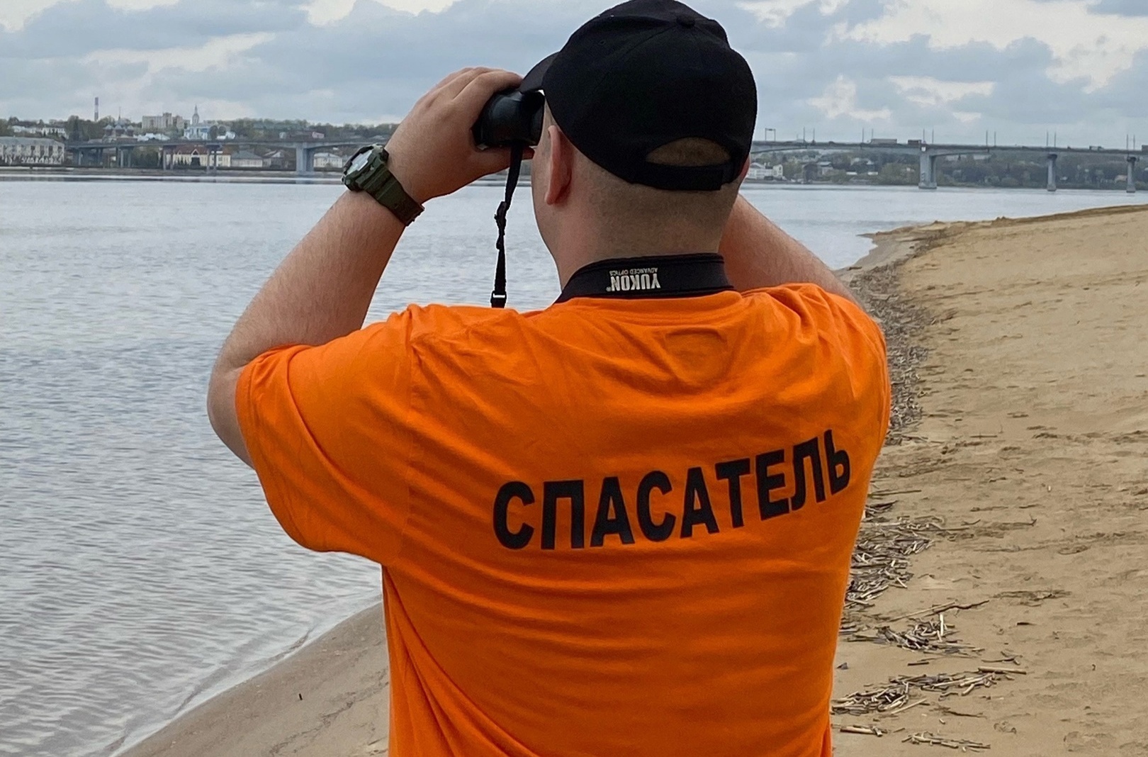 Сильных мужчин ждут на кастинг для работы на пляжах Костромы