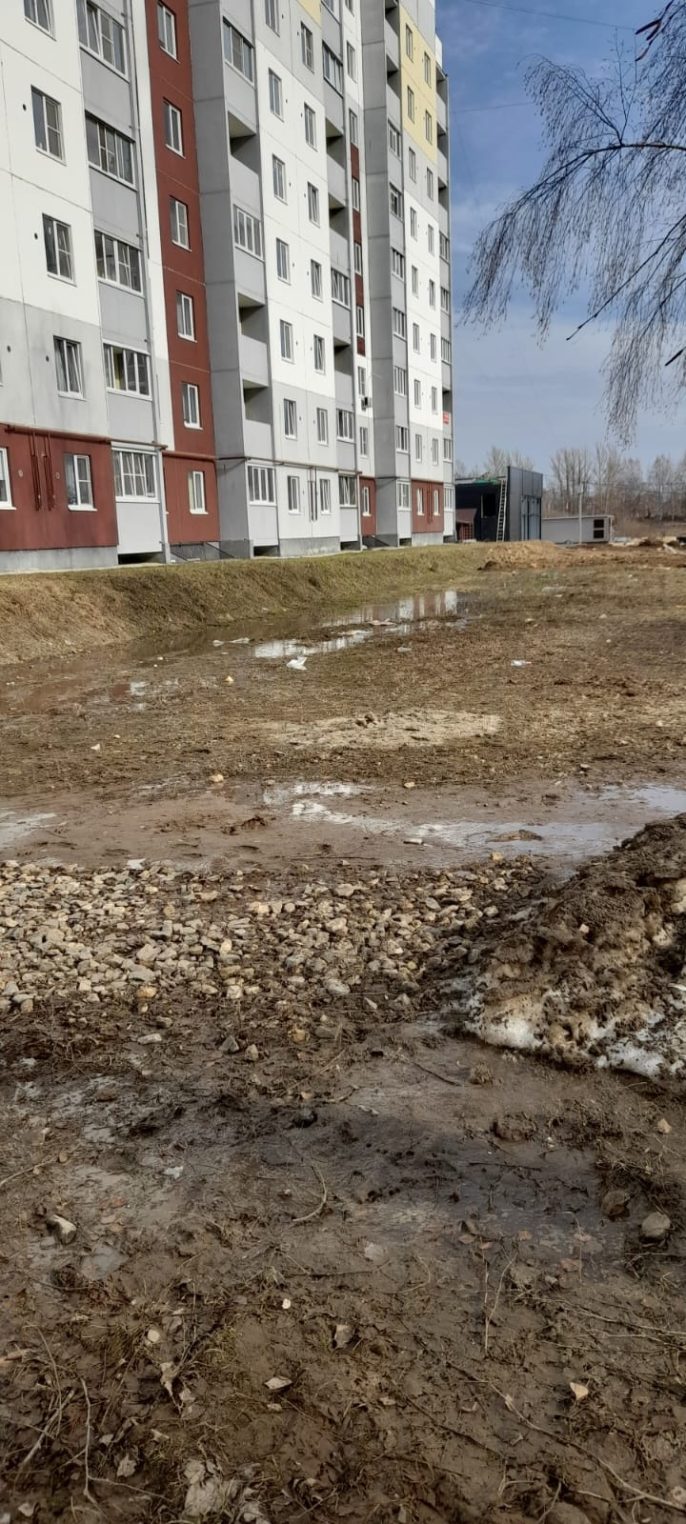 Жители костромских новостроек утопают в грязи и лужах