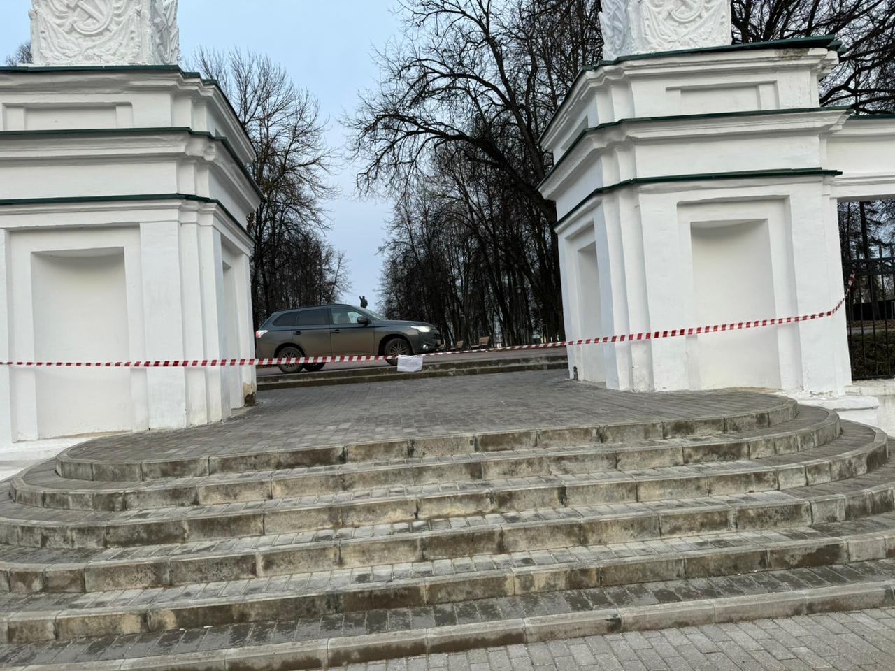 Костромичам временно запретили гулять в парках