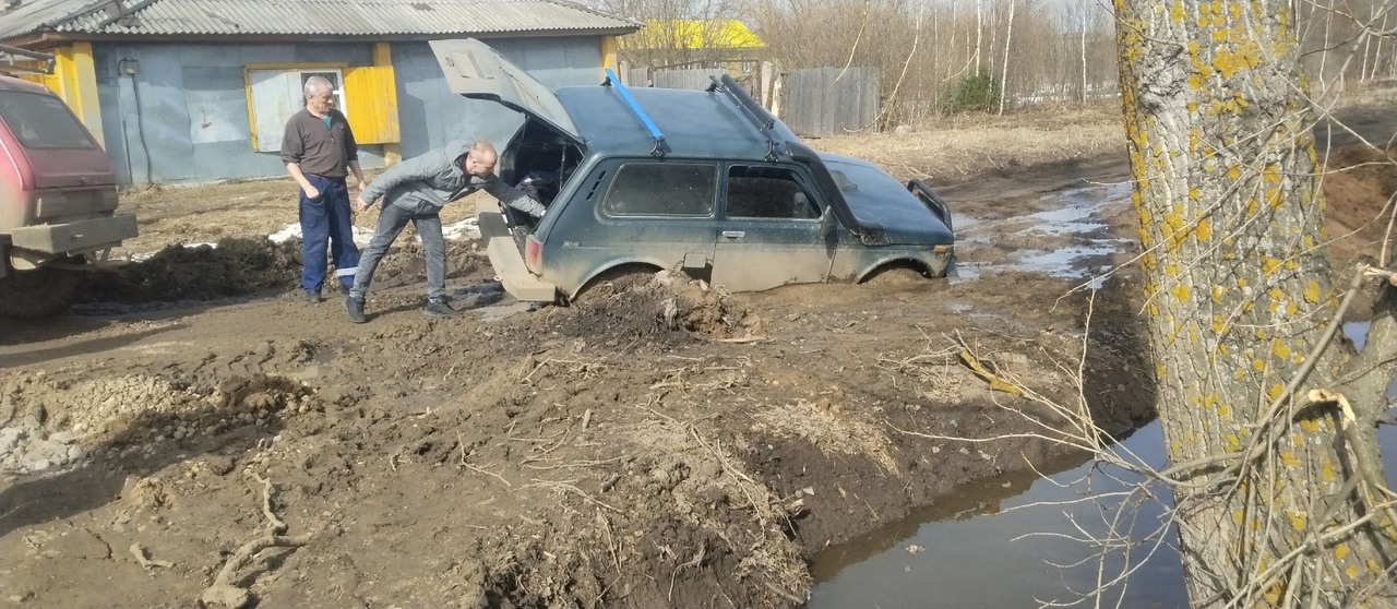 Жители разных районов Костромской области утопают в грязи