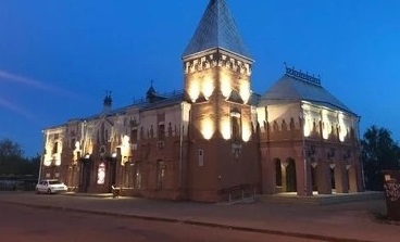 Похитителей бронзовых дверей кукольного театра в Костроме полиция так и не нашла