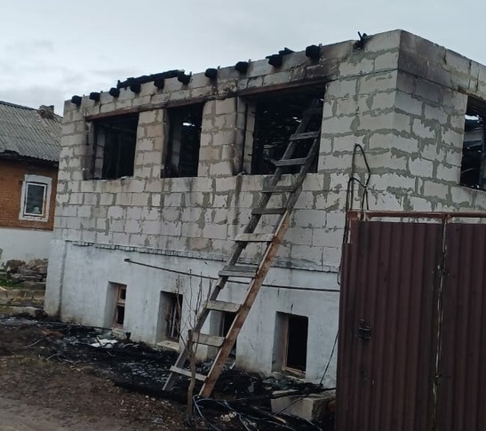 Костромичей зовут дружно восстановить сгоревший дом приемной семьи