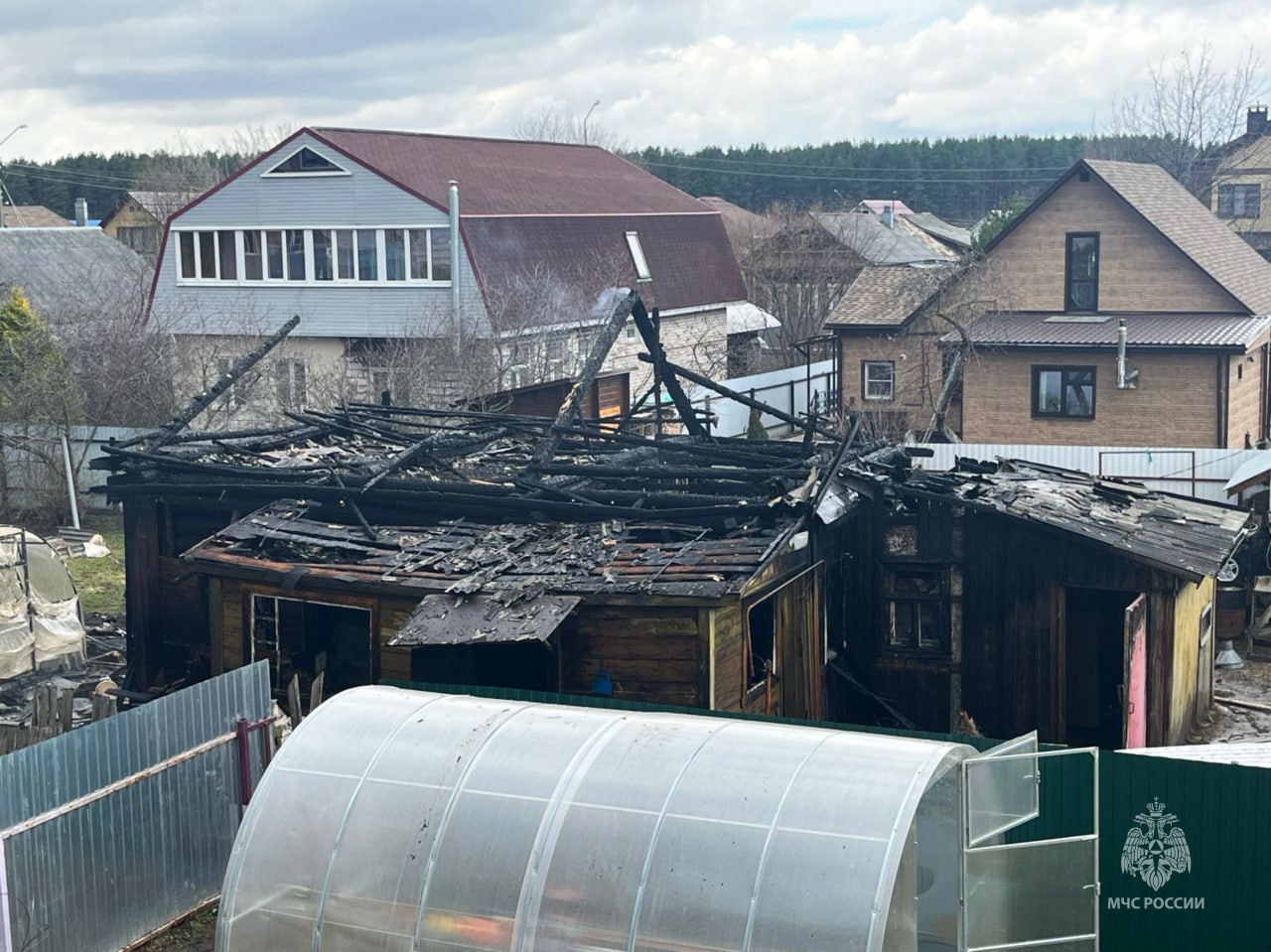 Пожарные чудом спасли от огня костромской квартал