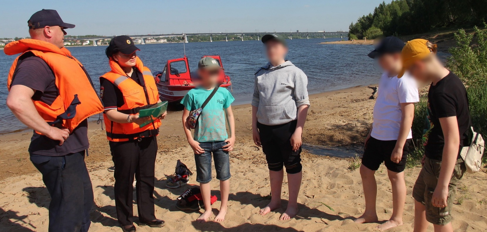 На пляжах Костромы выловили пятнадцать бесхозных детей