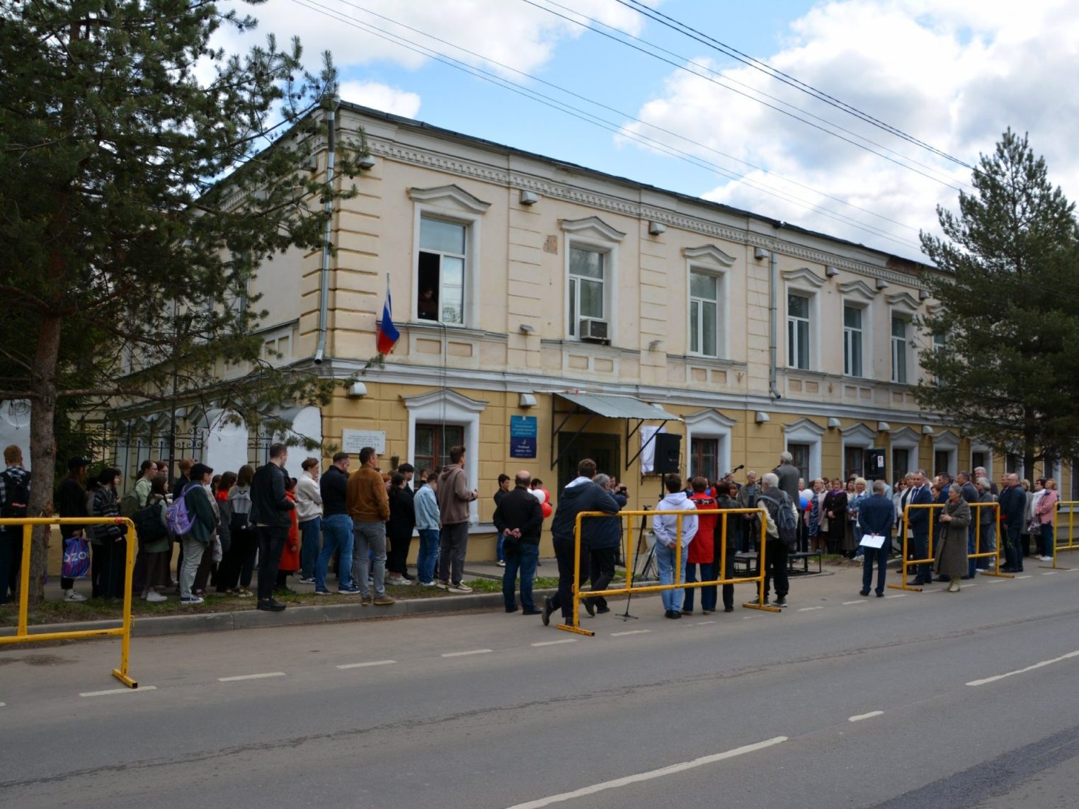 В КГУ открыли памятную доску в честь бывшего ректора Михаила Синяжникова