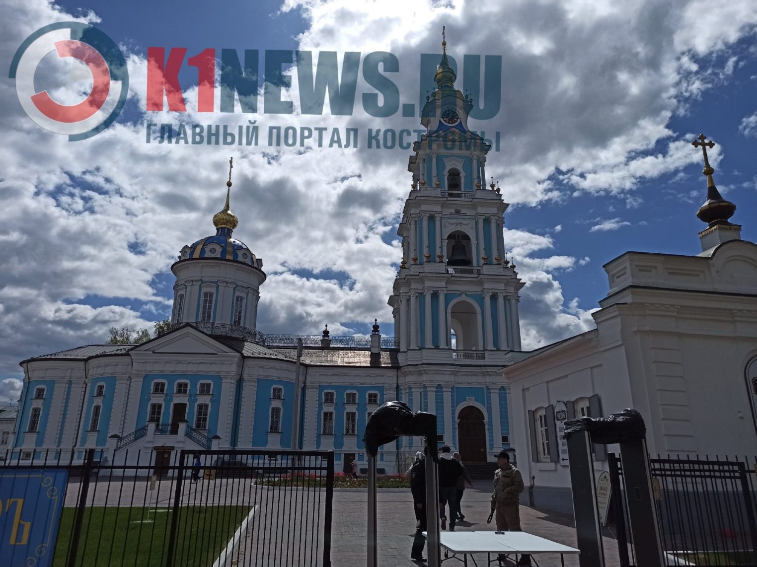 У Костромского кремля установили рамку металлодетектора