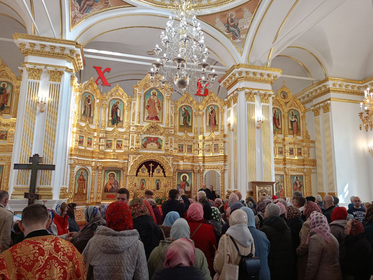 У Казанской иконы Божией Матери костромичи помолились о Победе