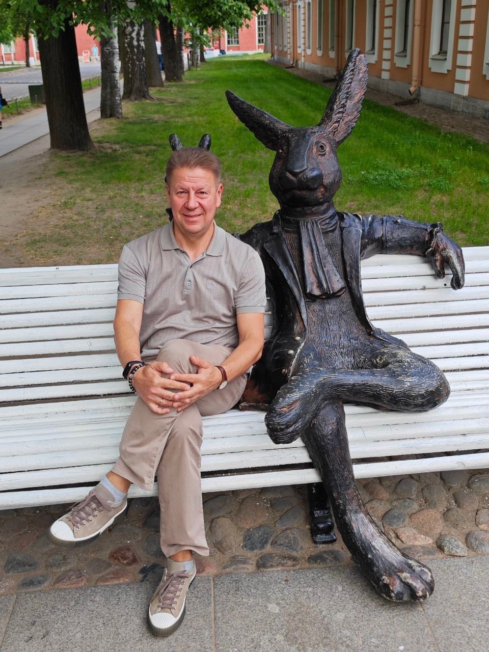 Депутат Госдумы Алексей Ситников нашел в Питере родню "Мазайских зайцев"
