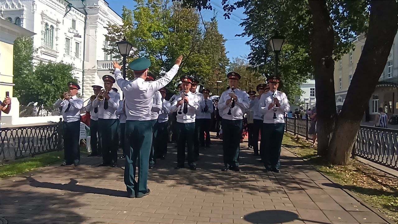 Оркестр Военной академии РХБЗ завершает творческий сезон | K1NEWS Кострома