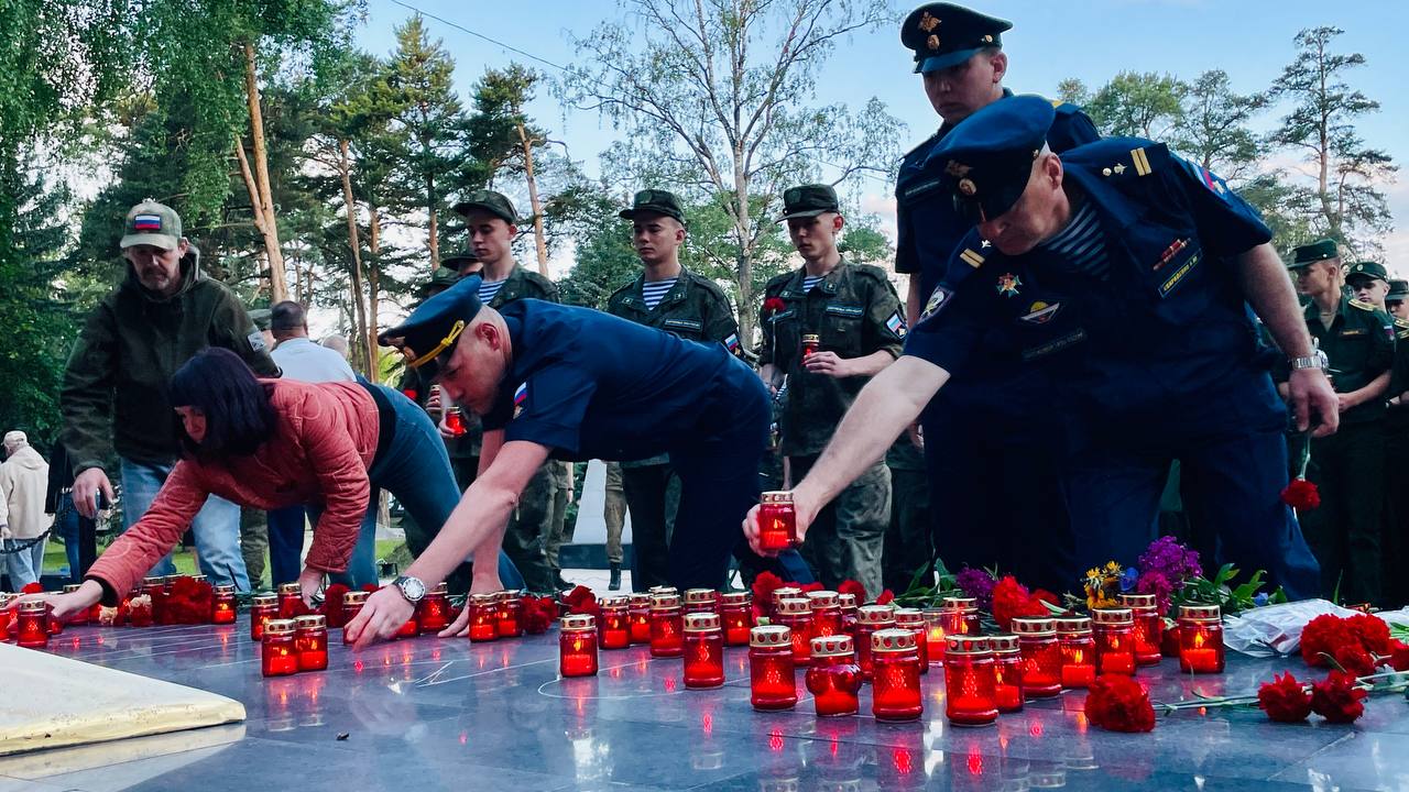 В Костроме зажгли «Свечу памяти» в честь героев Великой Отечественной войны  | K1NEWS Кострома