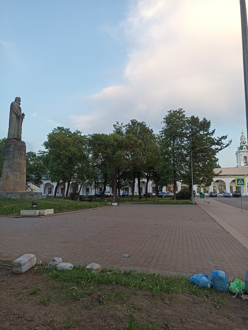 Костромичи стыдятся показывать туристам сквер Ивана Сусанина
