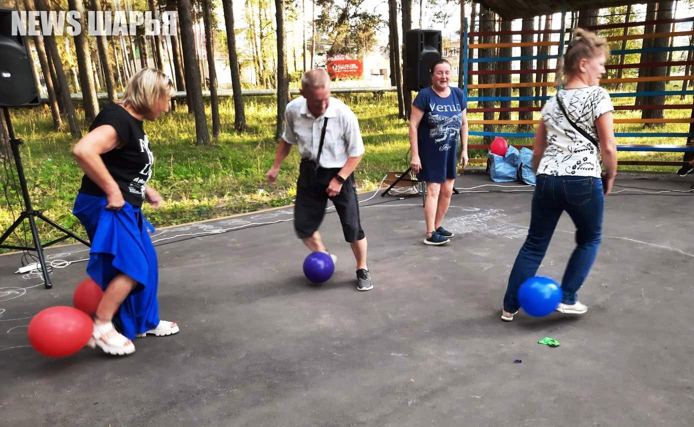 Ретро-дискотеки в костромском райцентре заводят даже школьников