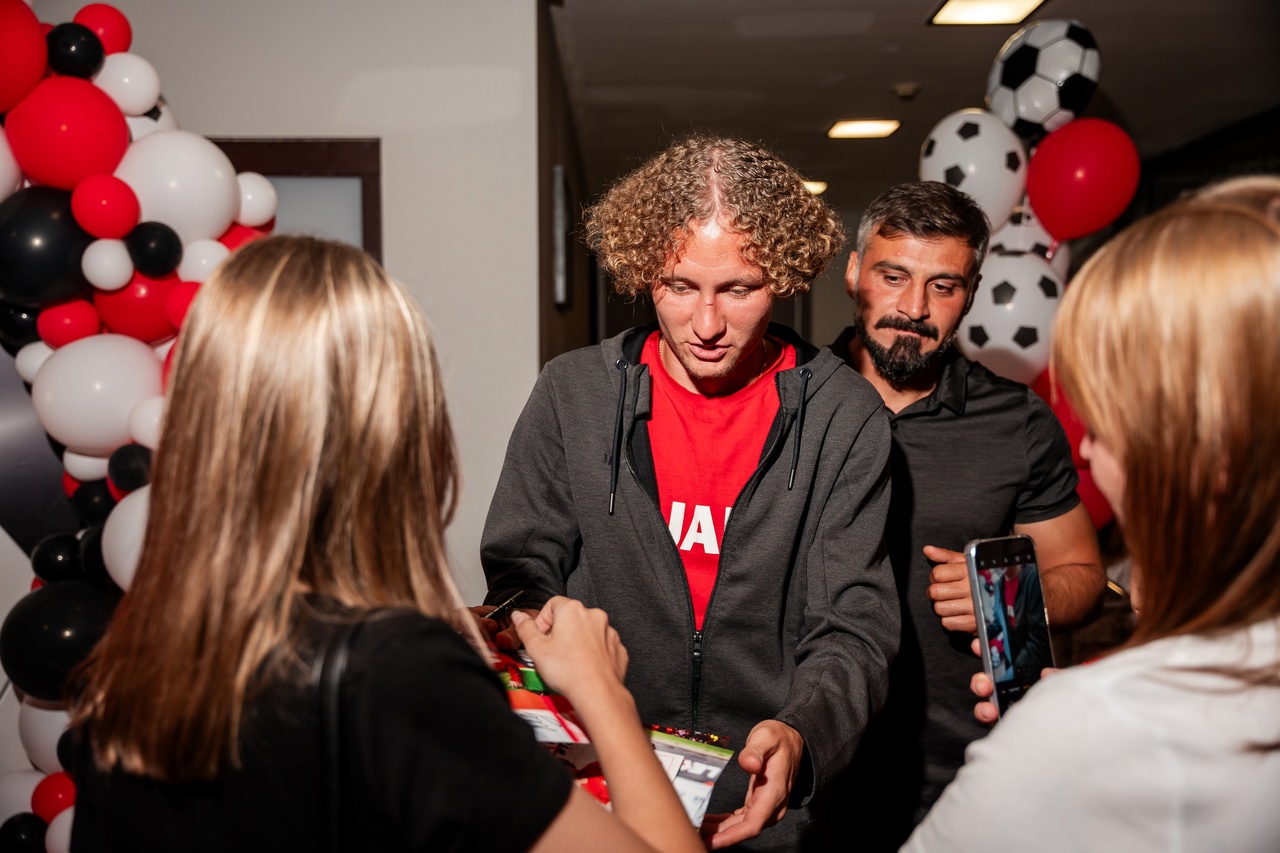 Для костромских любителей футбола минувшие выходные прошли под флагом «Спартака»