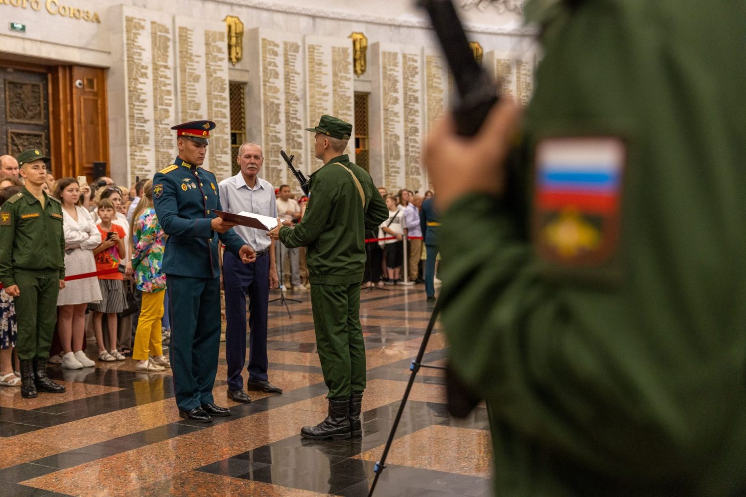 Новобранцы Президентского полка из Костромской области приняли присягу в Москве