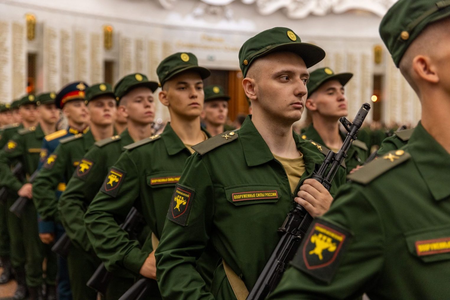 Новобранцы Президентского полка из Костромской области приняли присягу в Москве