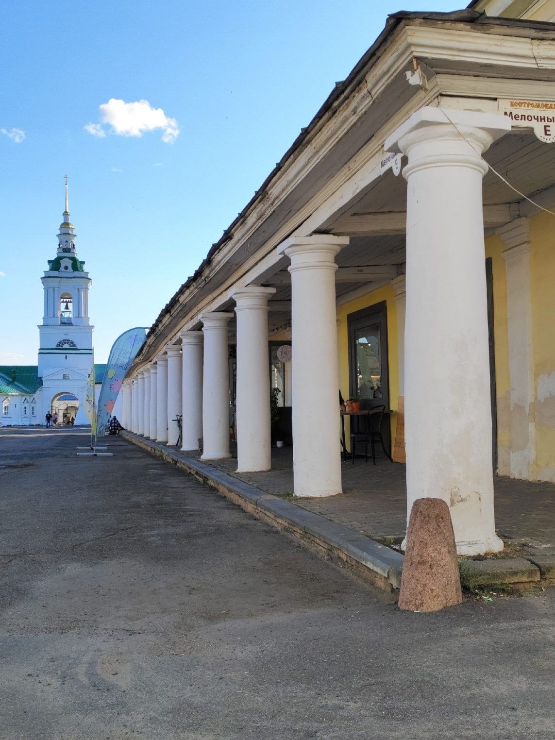 Приворотные столбы в центре Костромы будоражат горожан и туристов