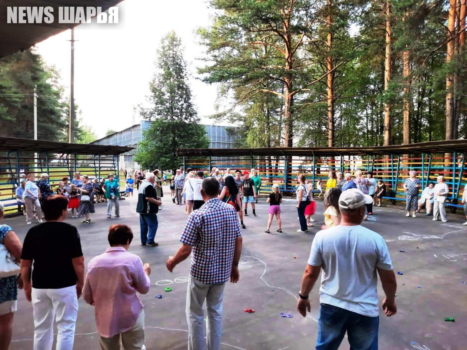 Ретро-дискотеки в костромском райцентре заводят даже школьников