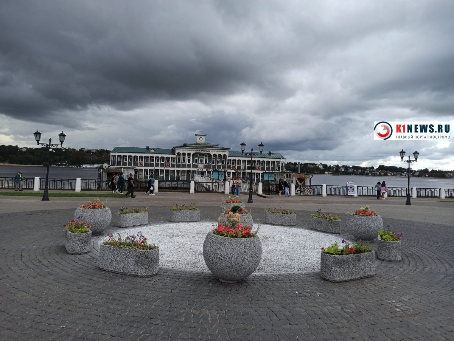 Дождь с градом внезапно обрушился на Кострому