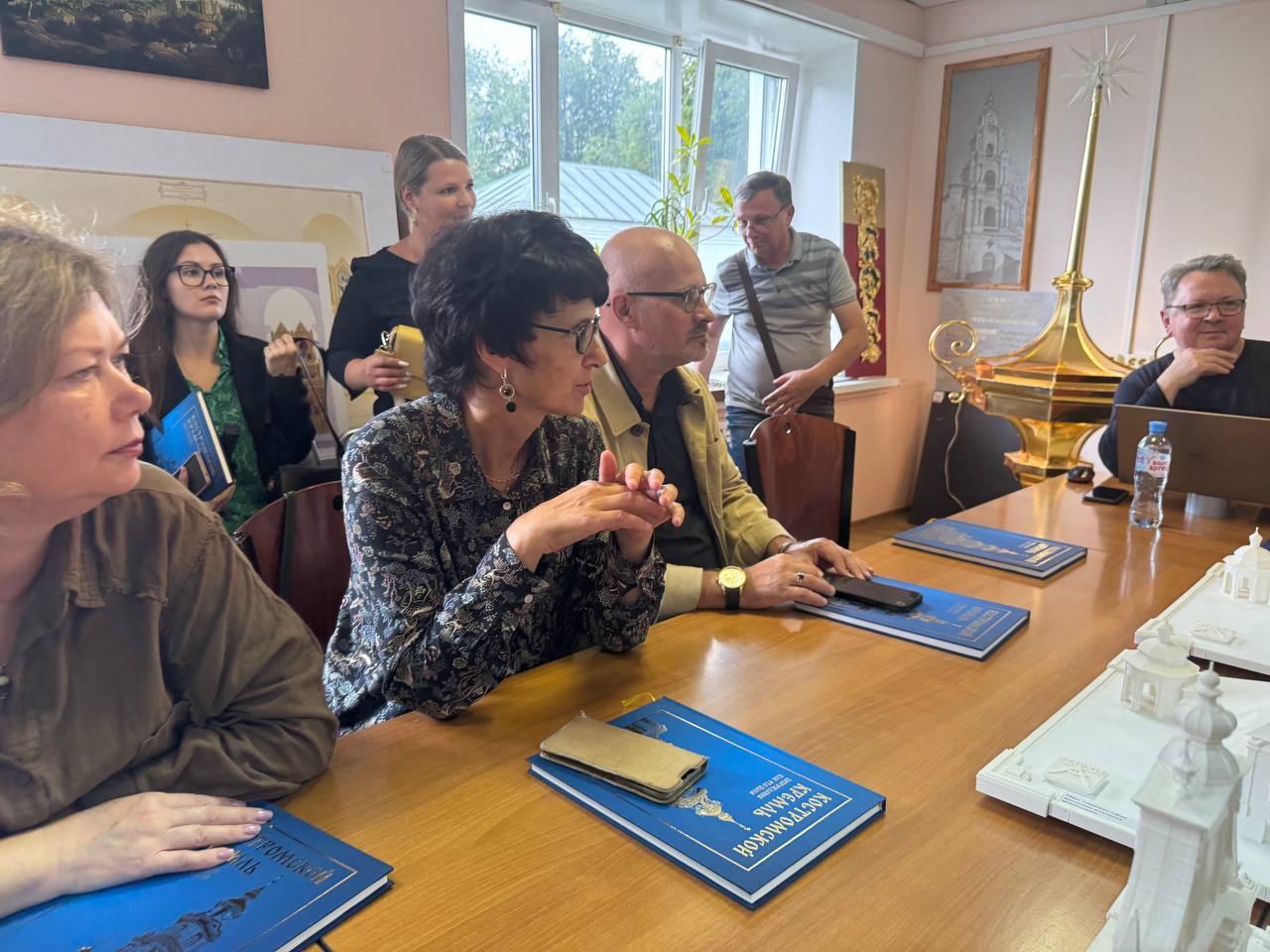 Вышла в свет книга о возрожденном Костромском кремле
