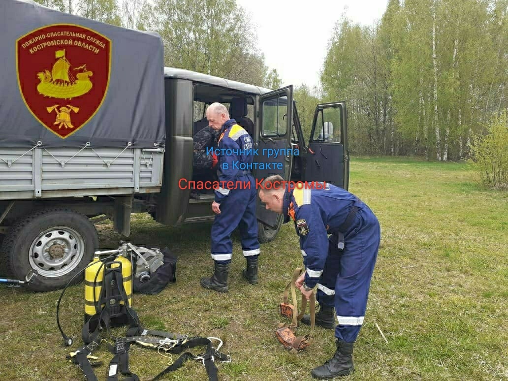 Утонувшего в Волге мужчину ищут костромские водолазы