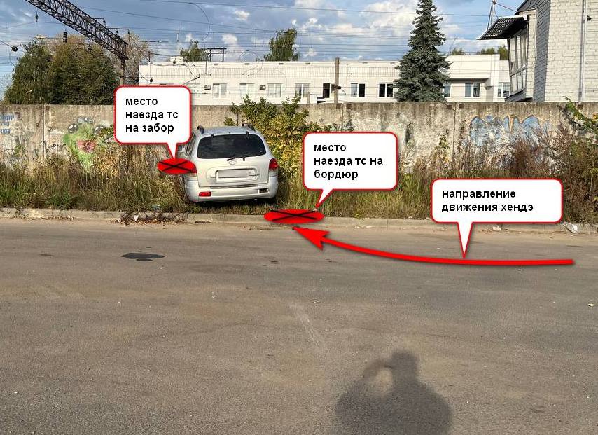 Пенсионер на иномарке влетел в бетонный забор в Костроме