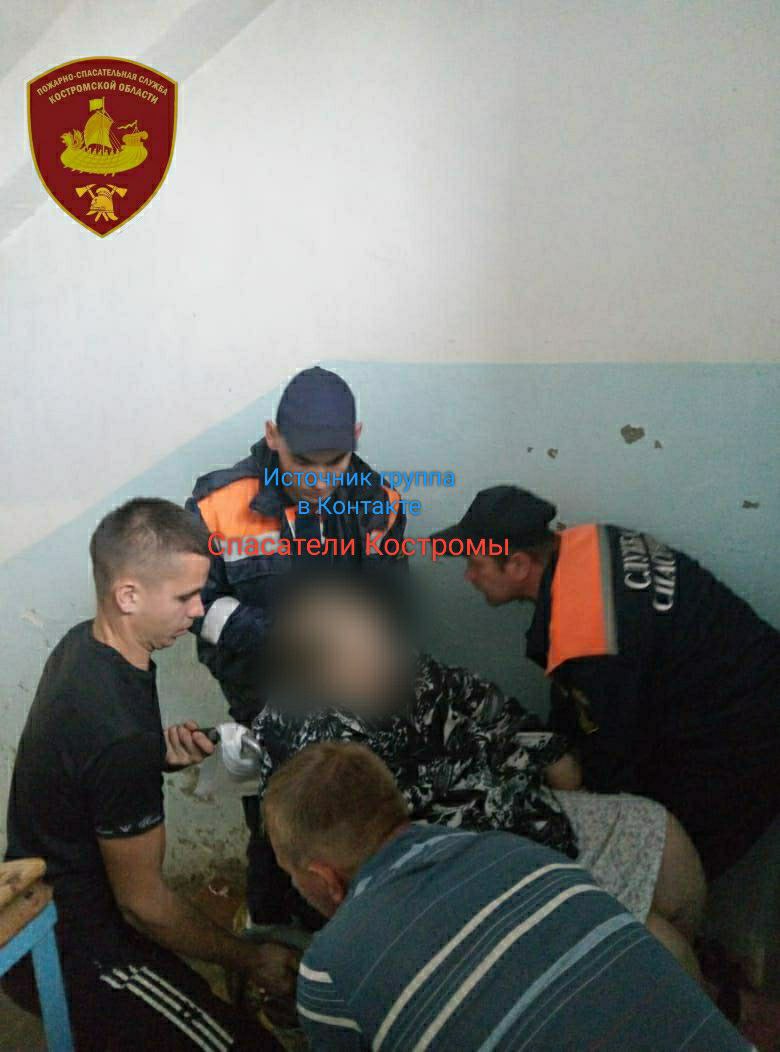 Больная пенсионерка стала заложницей многоэтажки под Костромой