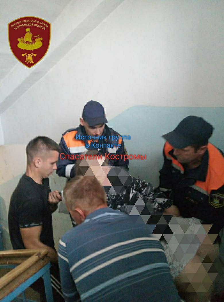 Больная пенсионерка стала заложницей многоэтажки под Костромой