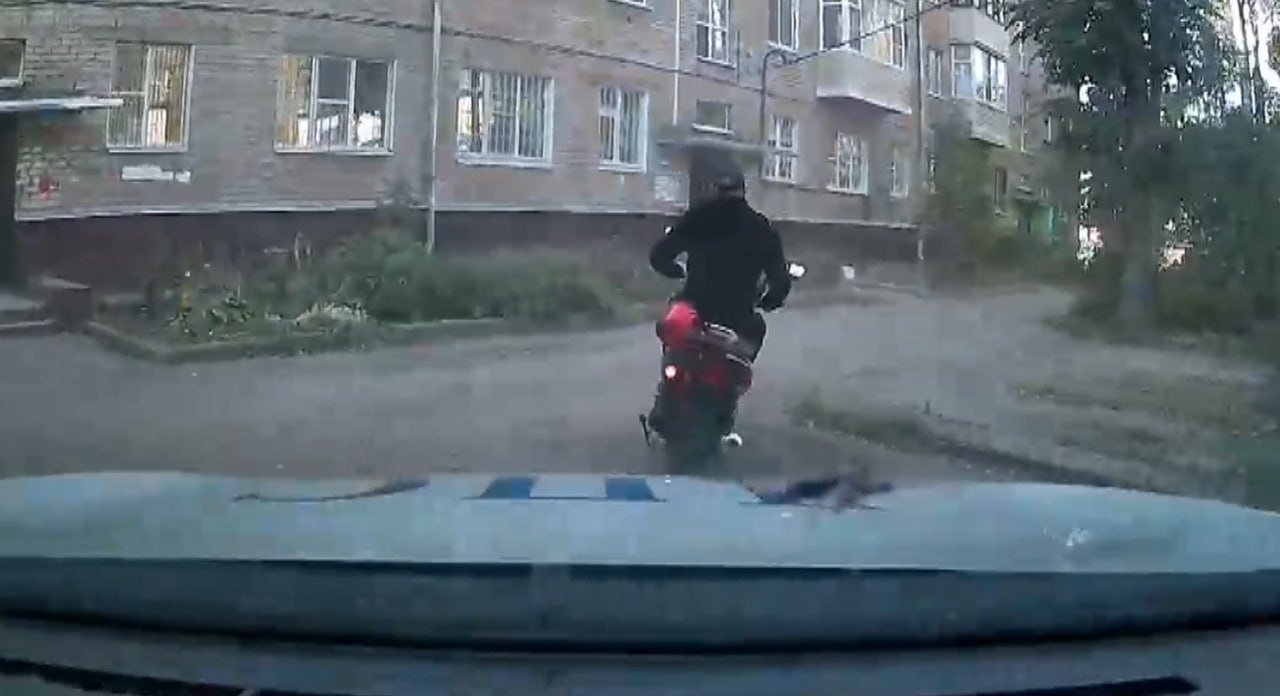 Пьяный гонщик на скутере устроил экшн на улицах Костромы