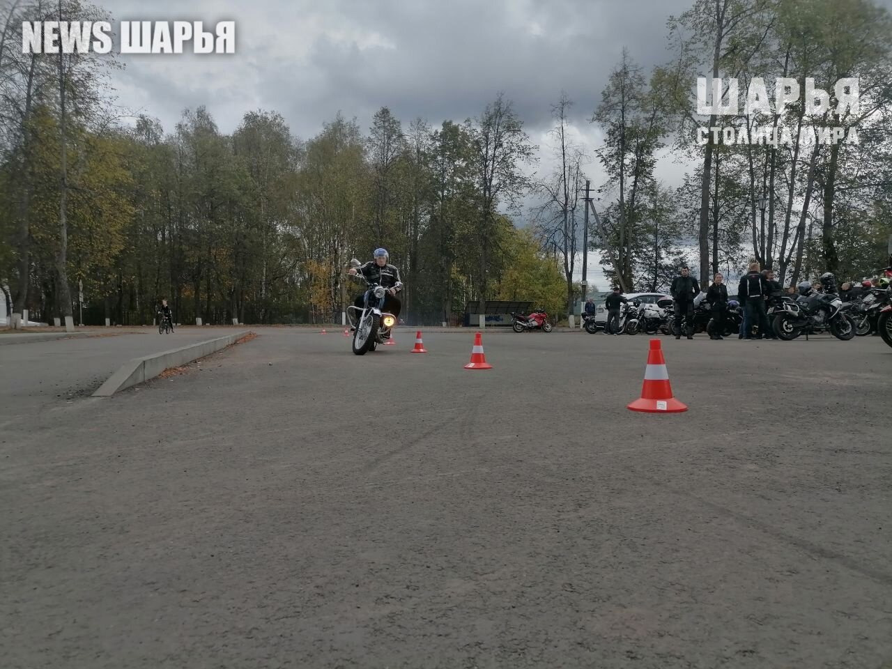 Несколько десятков мотоциклов замечены возле ЗАГСа в костромском райцентре
