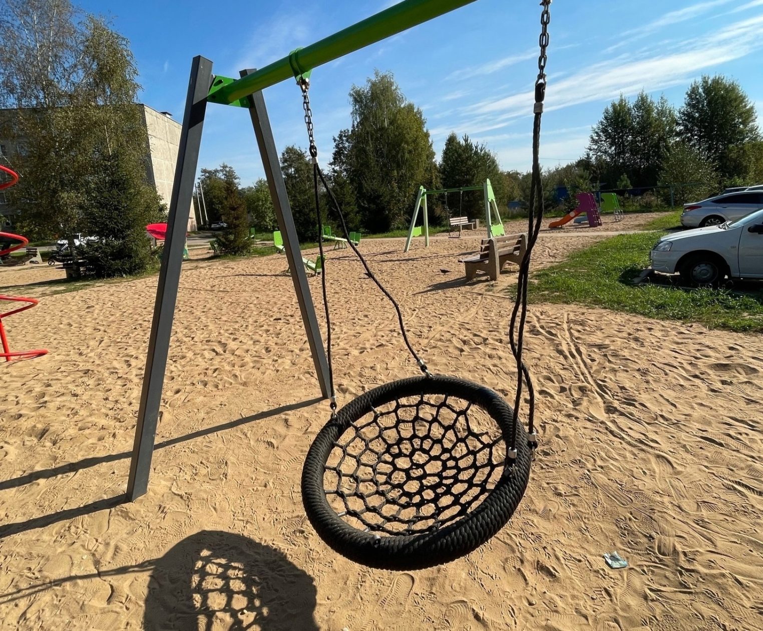 Дикие подростки лишают малышей детских удовольствия