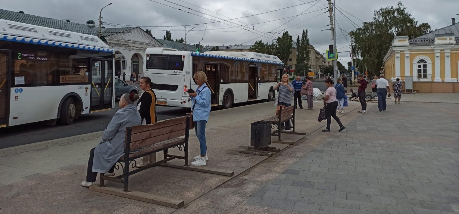 В центре Костромы узаконили новые места остановок автобусов
