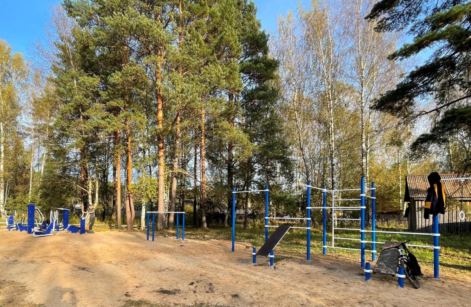 Уличная сцена и спортивные тренажеры появились под Костромой