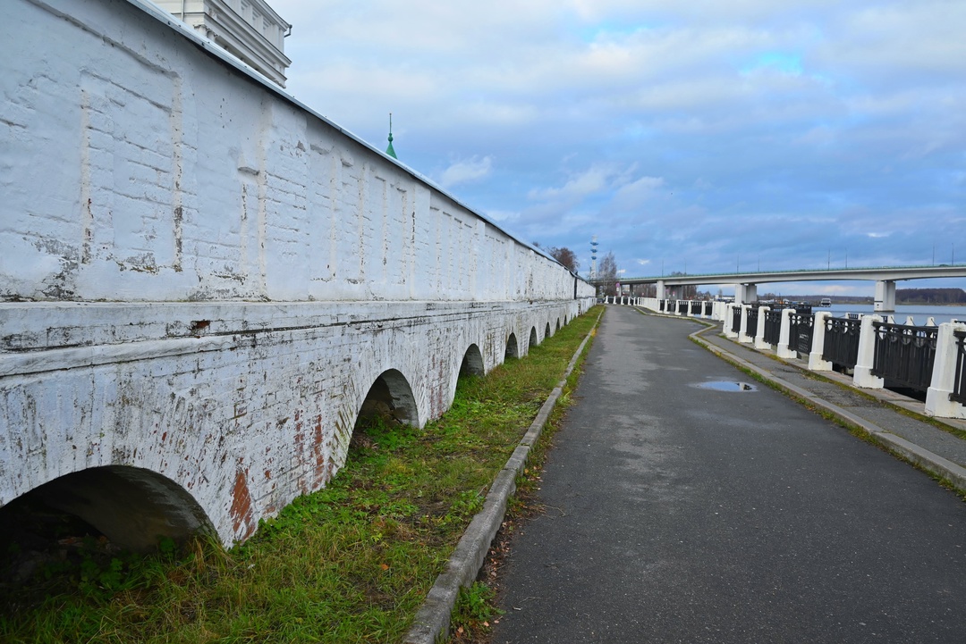 Питерского блогера в Костроме шокировал Ипатьевский монастырь в упадке