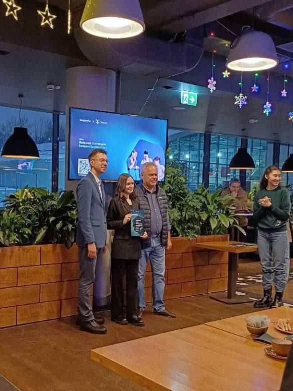 Касперский вручил стипендию своего имени костромской студентке