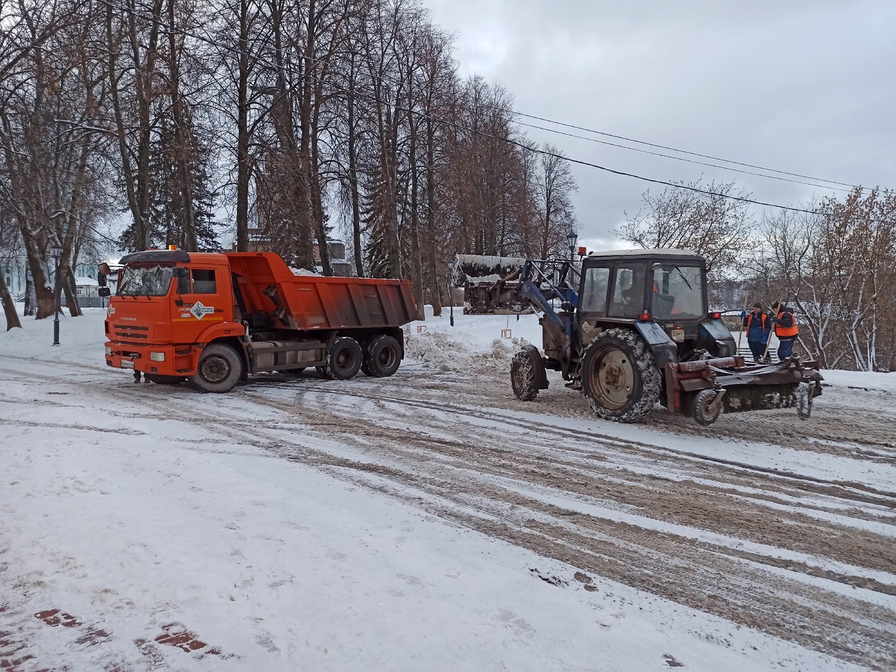 Костромских водителей предупредили о предновогодней непогоде