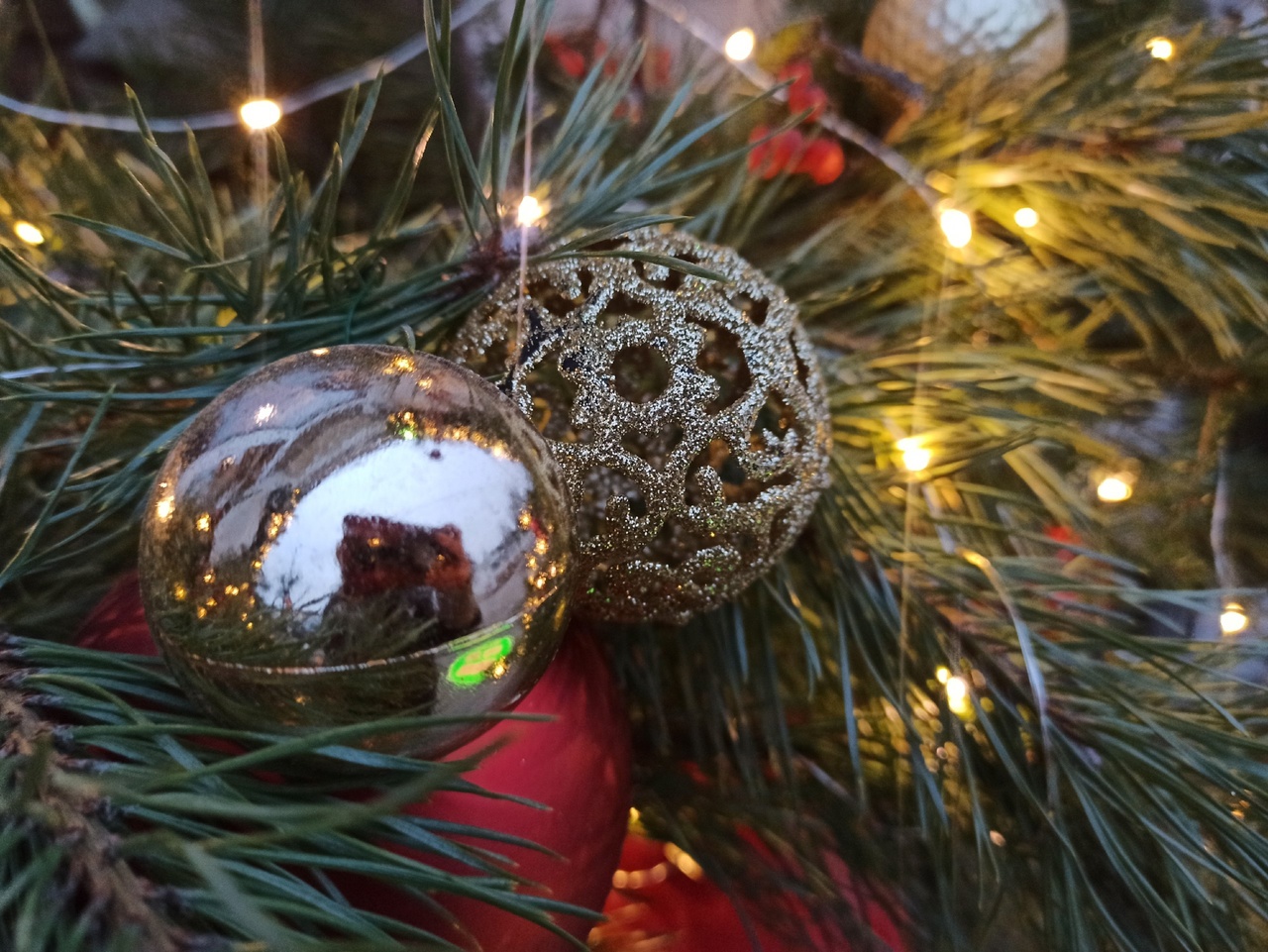 Новогоднее настроение на работе создают 3/4 костромичей