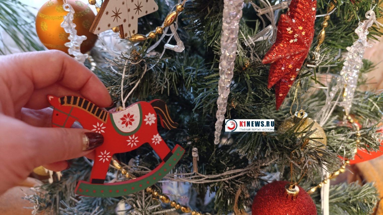 Когда стоит убирать елку, чтобы привлечь деньги и любовь