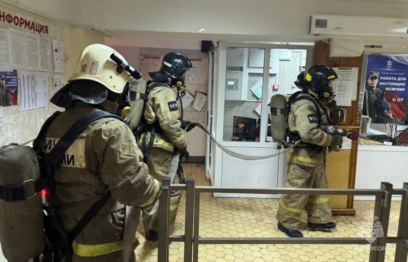 Ночной пожар в общежитии прервал сон костромских студентов