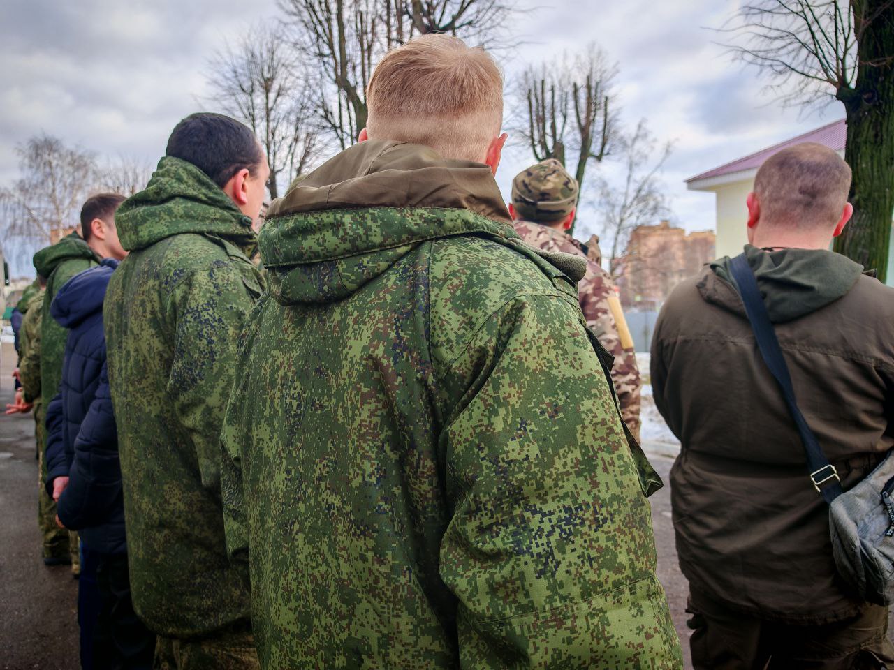 Бойцов СВО в Костроме с почестями проводили на защиту Родины